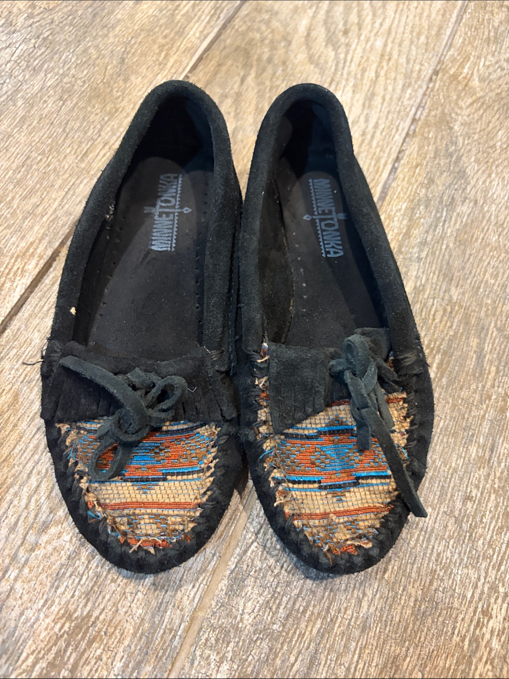 Minnetonka Black Suede Moccasins With Multicolor Woven Toe Womenâs Size 7